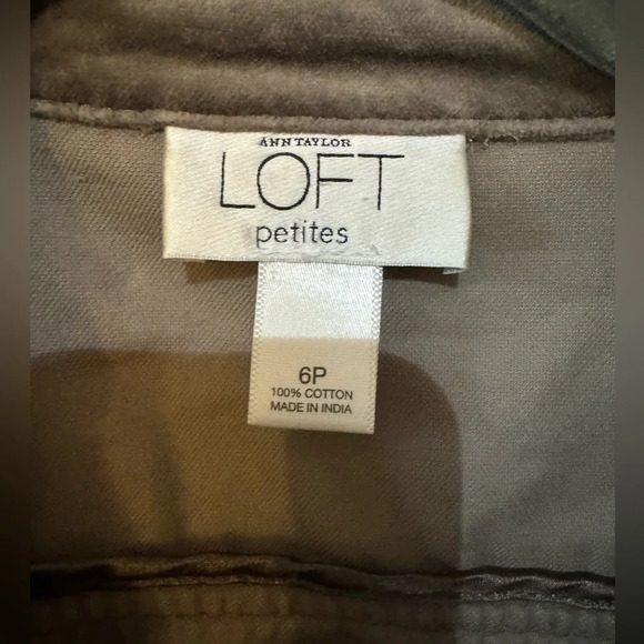Ann Taylor LOFT Womens Jacket Size 6P Taupe Cotton Velveteen Belted Button Boho - Picture 3 of 5